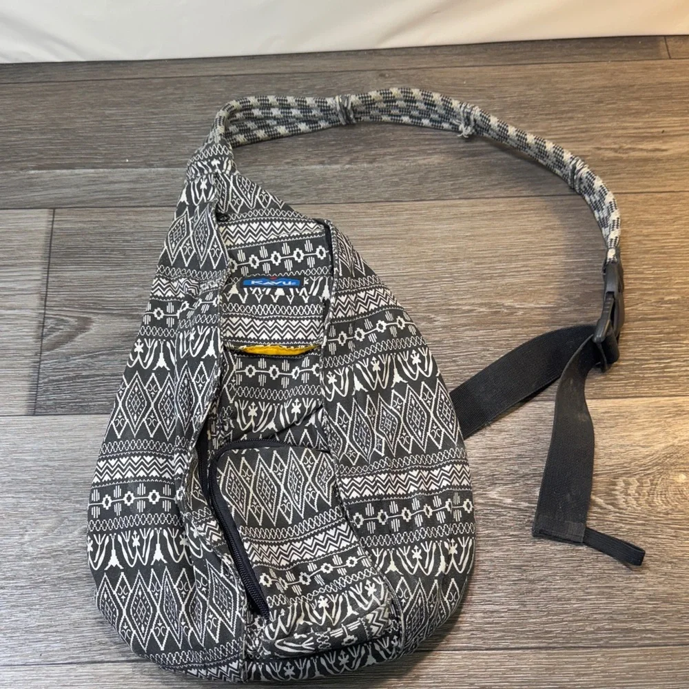 Black and White Patterned Sling Bag